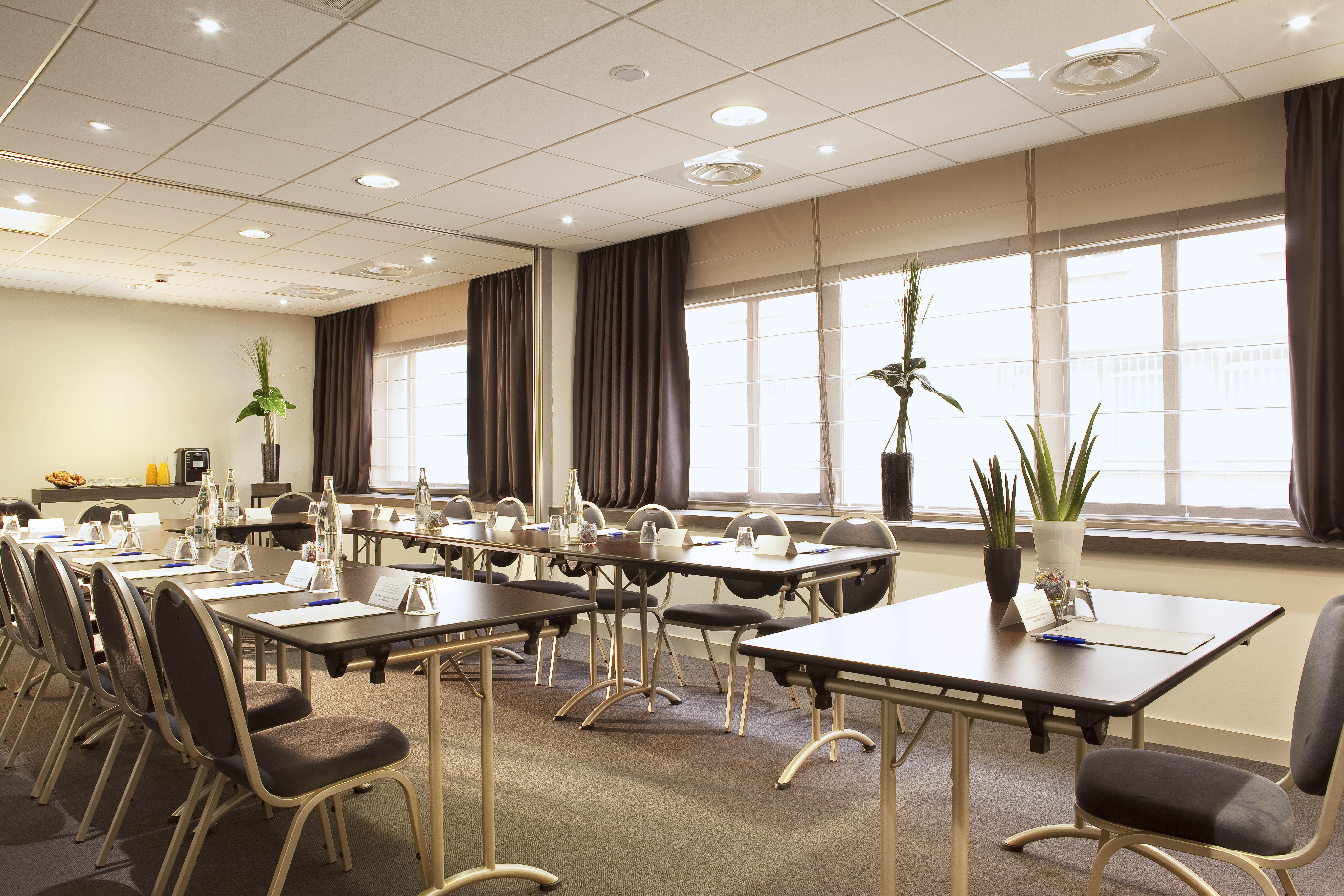 Escale Oceania Quimper Centre Hotel ภายนอก รูปภาพ